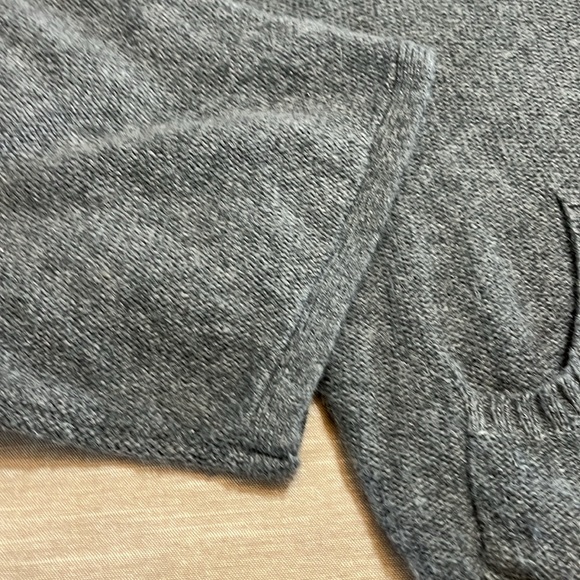 LIKE NEW A.N.A. Gray cardigan sweater 3/4 sleeves 2 pockets in front size Large - Picture 5 of 11